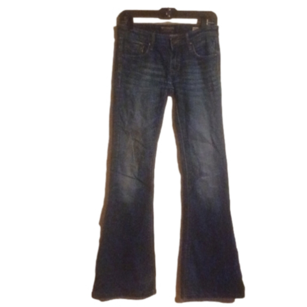 CULT of Individuality Leisure Flare jeans. Size 26. Fantastic looking jeans!